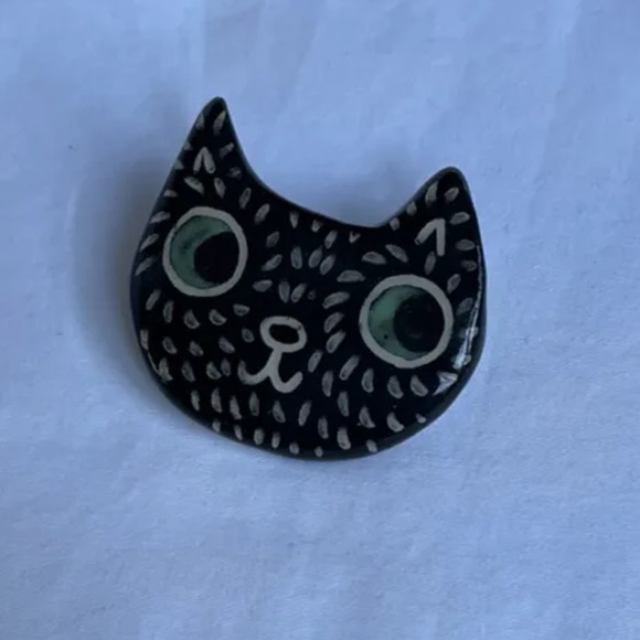 Clay Black Cat Kitty Cat Pin shiny Glazed Green Eyes Freckles Cute - Picture 3 of 6